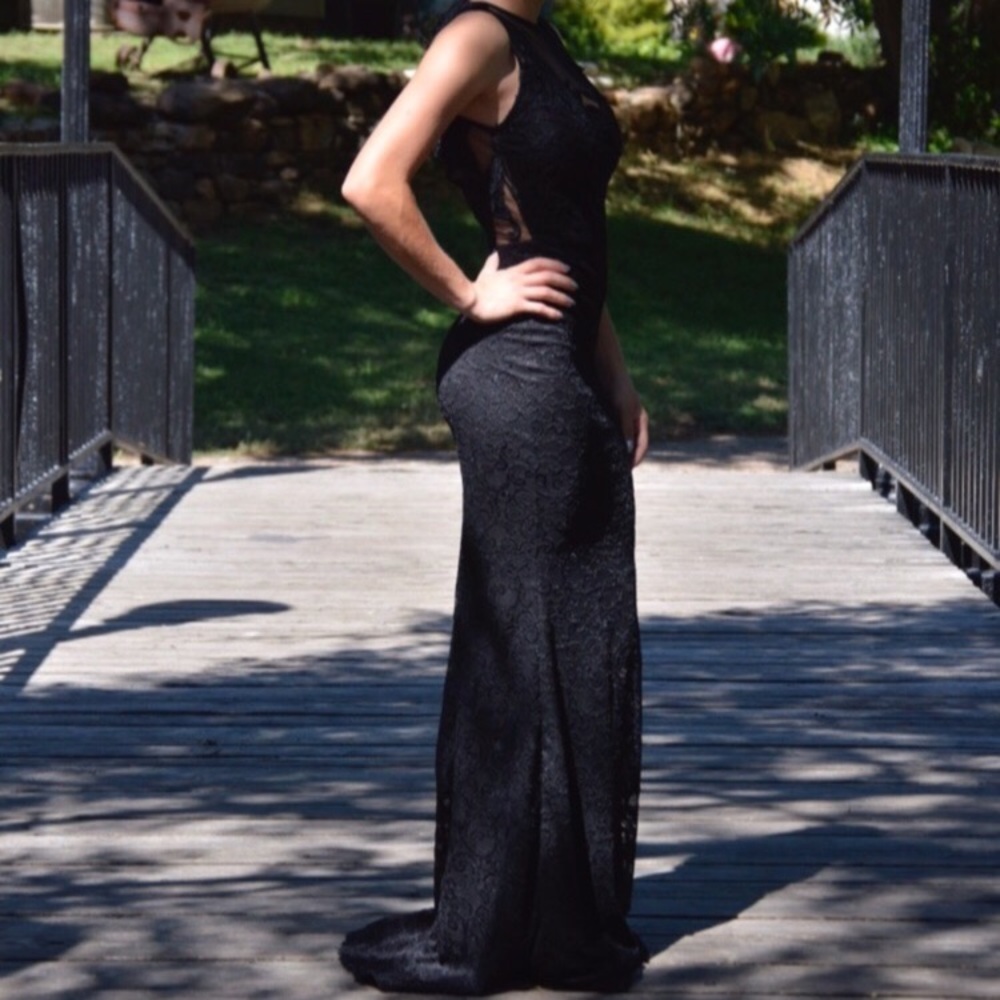 black dress prom dress